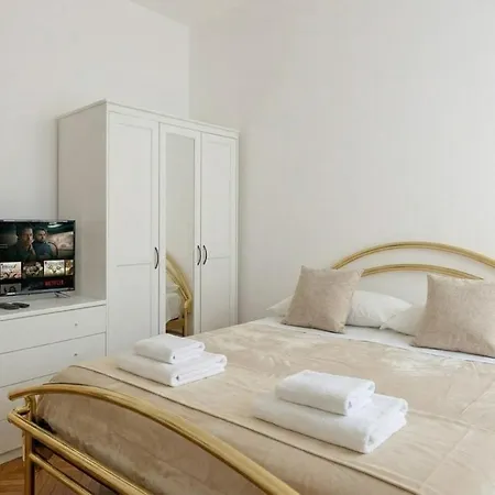 Heart Of Center Steps From Sea Ac Wifi * Rapallo